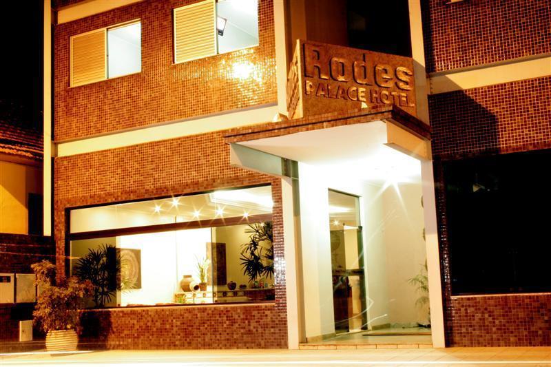 Rodes Palace Hotel Patrocinio Exterior photo